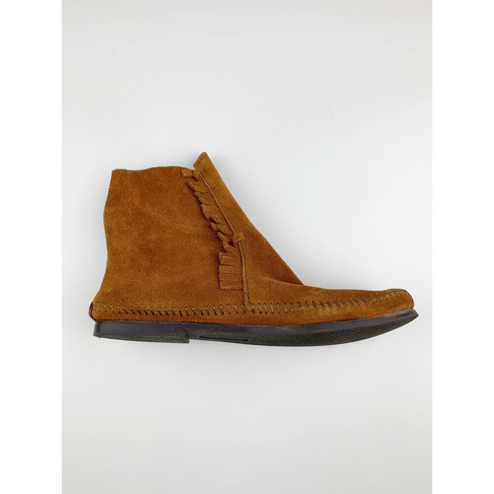 Minnetonka Moccasin Ankle Boots Tan Suede Ties Conchos Women's 9.5 Boho Casual - Picture 8 of 11